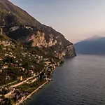 Uliveto - In Olive Grove Directly On The Апартаменты Гарньяно
